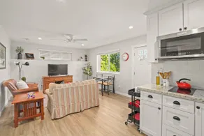 Suite Retreat | 1BD-1BTH Close to Downtown - Image 2