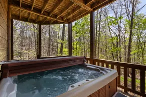 Spring Break FUN! King Suite, Fire Pit, Hot Tub - Image 2