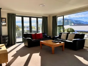 Walter Black Place - Lake Tekapo - Image 2