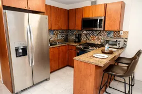 Group-Friendly Stay: 7 Private Suites & 17 Beds - Image 4