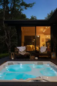 R3Bliss - Estate with Hot Tub, Tennis Court & Pool - Image 4