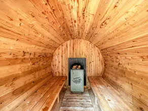 Spacious Bancroft Cottage- Private Lakefront / Sauna / In Town - Image 3