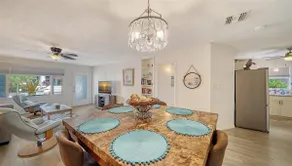❤ Villa & Garden in Downtown ~ 5 Min to Beaches - Image 2