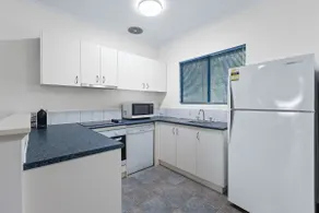 Cable Beachside Apartments - Image 3