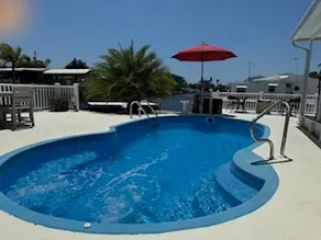 Fantastisk beliggenhed! Waterfront Bungalow, pool! - Image 2