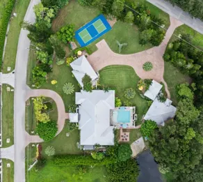 Family Oasis! Heated Pool Pickleball Mile to Beach - Image 4