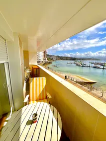 Excellent location with sea views - Image 3
