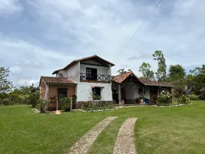 Country-side Home in Mesa de los Santos - Image 2
