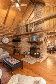 Mountain Haven Retreat 7 minutes from Brevard - Image 3