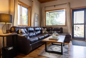 Quiet and convenient location, Walk to downtown! - Image 2