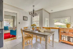 Vibrant Vintage Home in Lively NW Next to Nature - Image 2