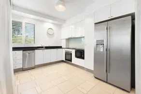 3 Bedroom in the Heart of Hastings Street - Image 5