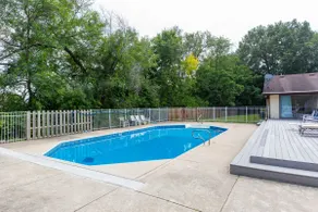 Notre Dame Weekends | 2 Pools & Indoor Court - Image 2