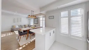 Luxury 4BR | Sleeps 10 | Rooftop | Free Parking - Image 3