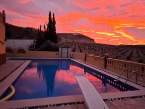 Villa grande, espaçosa isolada, com piscina privada, Antas, acomoda confortavelmente 8 - Image 2