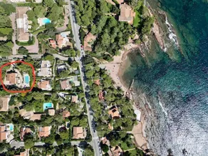 2 27m² rooms in a beachfront villa - Image 2