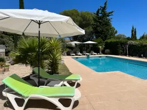 2 27m² rooms in a beachfront villa - Image 5