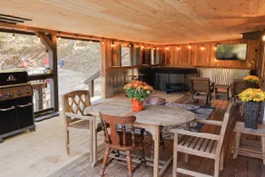 RRG Frog Song Cabin with Hot Tub - Image 4