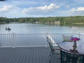 No better place to stay on Coventry Lake! - Image 2
