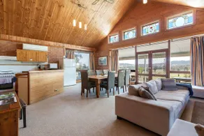 Bluebush Estate - The Chalet - Image 5