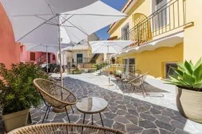 CIRACCIO APARTMENTS | The Garden - Image 5