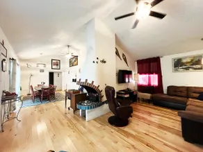Locally Owned Pet Friendly N. Lakes One Level Home - Image 3
