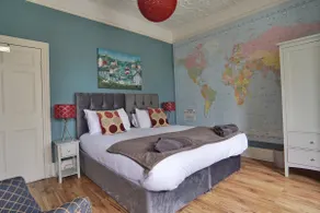 Amazing house- woodlands, gardens & near beaches - Image 2