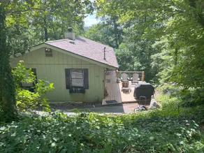 Cozy Cottage, Lake view, Pet friendly, FIBER WIFI! - Image 2