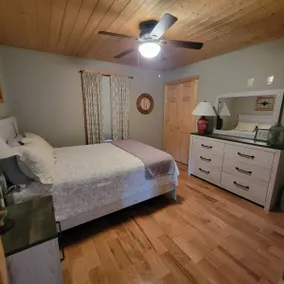 Lazy Acres at Highfield Cabins - Image 5