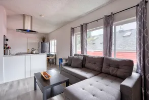 Trendy Area • Walk Everywhere • 1BR • Sleeps 4 - Image 5