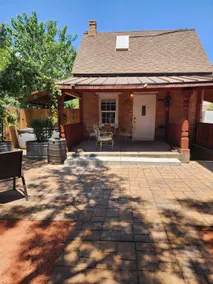Zion Victorian Vacation Home Granary - Image 2
