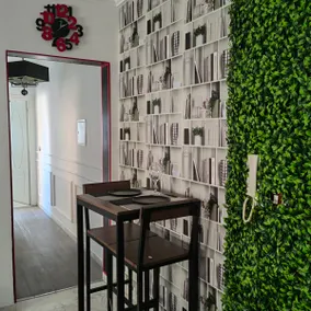 The beauty corner (self check-in) - Image 2