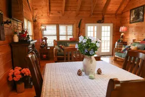 Bear Cliff Log Cabin. - Image 4