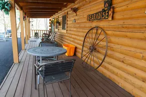 Bear Cliff Log Cabin. - Image 3