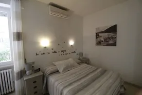 Beach 80 m away, 2 bedrooms, 4 p. , AC, terrace - Image 2