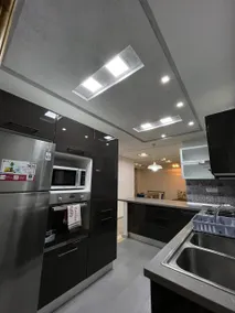 Luxury apartment in the city center - Image 3