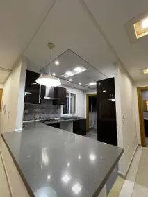 Luxury apartment in the city center - Image 4