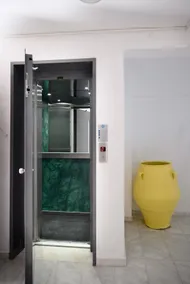 Luxury Studio Apartment in the City Center - Image 3