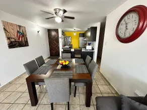 Walkup 3 bedroom penthouse, A/C, WiFi, sleeps 6 - Image 3