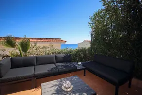 Cozy house with direct beach access and pool - Image 4