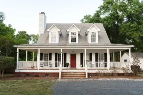 Southern Charm, Large Pool - Image 2