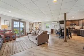 Vineyard Villa | Suite | Lake View - Image 2