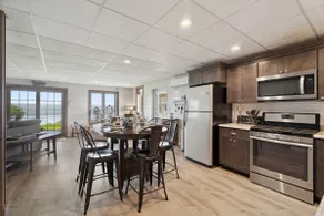 Vineyard Villa | Suite | Lake View - Image 3