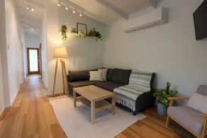 Satin Bower Cottage - Image 2