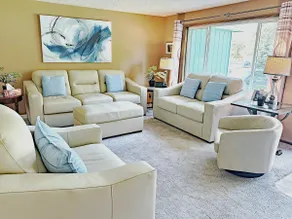 Premium 5 Bedroom Home-Theatre, BBQ, GYM, Hot-Tub and Arcade - Image 2