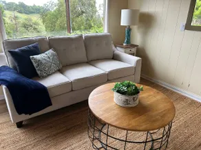 Lovely Views, Hot Tub, 3 min Drive to Beach/Dwnt - Image 2