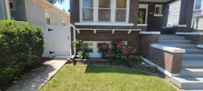 Private 2 BR Oak Park Garden Apt - Image 3