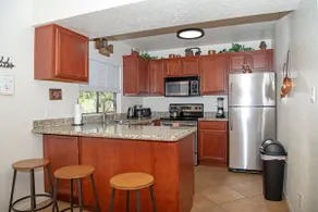 Cozy Condo | Walk to Shops, Restaurants, Galleries - Image 3