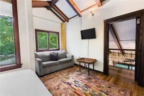 Chalet in Florida Park, 1/2 mile from campus - Image 4