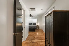 Guest House: Accessible to Downtown & Fast WiFi! - Image 4